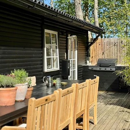 Elegant With Outdoor Kitchen Melby