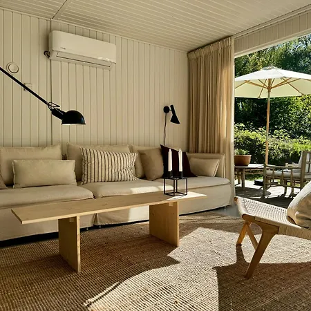 Elegant With Outdoor Kitchen Melby