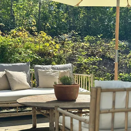 Elegant With Outdoor Kitchen 度假居 Melby